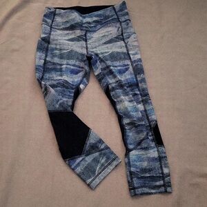 Lululemon Pace Rival Crop 22" hazy days blue and black